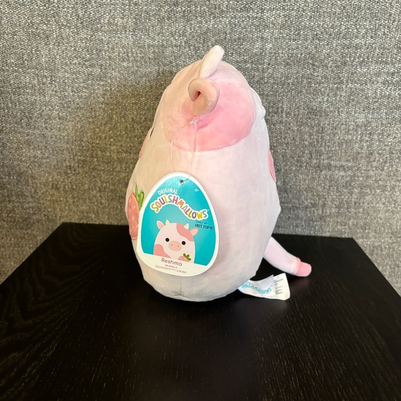 8" OG Reshma Squishmallow the strawberry cow - Hot Topic Exclusive - Picture 3 of 4